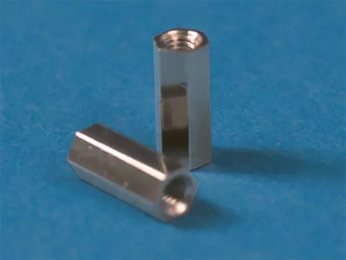 Проставка для мезонинных карт