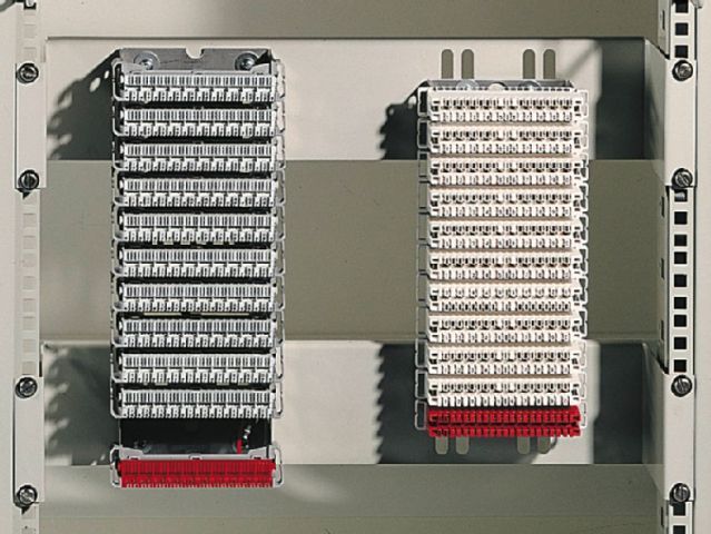 Система размещения, 2 U для монтажного комплекта LSA