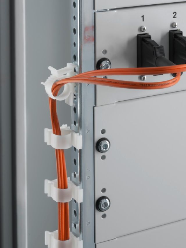 Защелкивающаяся прокладка кабеля