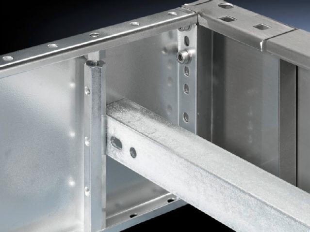 Крепежные болты для цоколя в сборе и цоколя в статическом