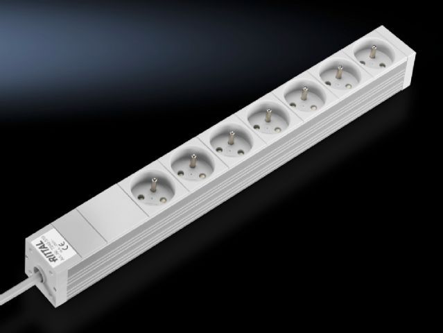 Розеточная планка в алюминиевом коробе - фото 2