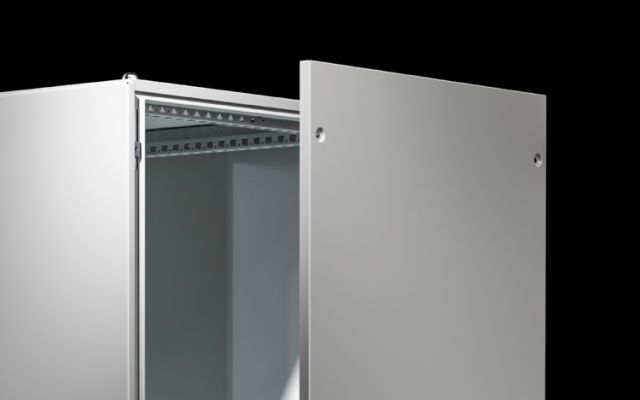 Боковая панель, на винтах, листовая сталь C4-H