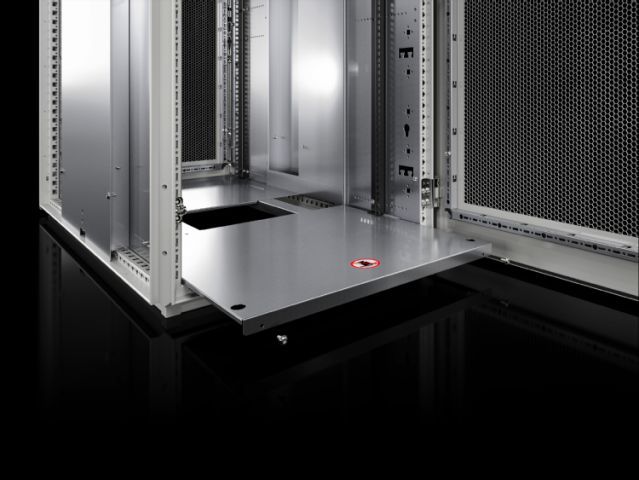 Отделение Rack VX IT разделено на две части, вентилируемое