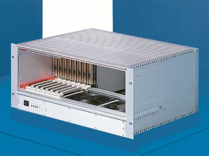 HeiPac 4 U/8 слотов, 7 U/8 слотов (CPCI)